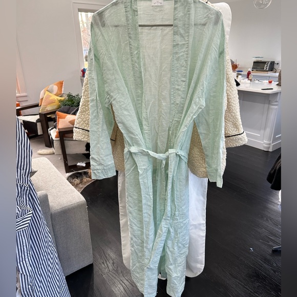 B LONG LINEN ROBE - Picture 4 of 6